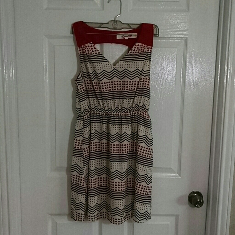 Emmelee Hearts dress w Keyhole back